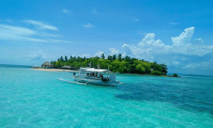 3 Islands Hopping at Gilutungan, Caohagan, Nalusuan + Lunch - Caohagan island time for white sand and ocean views