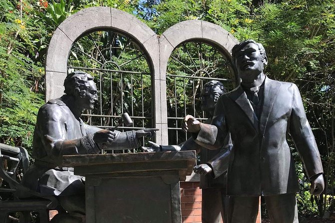 A private Historical Intramuros & highlights in Manila - Fort Santiago and Rizal Park: quick orientation, then on to the core