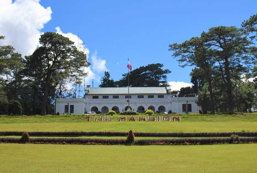 Baguio Whole Day Tour with Lunch (Private Tour) - La Trinidad Strawberry Farm: picking berries with local farmers