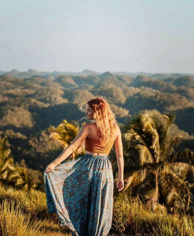 Bohol: Budget Chocolate Hills & Tarsiers -Backpacker Special - Bonus Stops: Underground Cave or an Old Heritage Church If Timing Allows