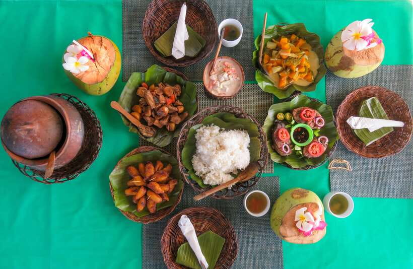 Bohol: Pamilacan Island Dolphin/Turtle Watching Tour & Lunch - The morning plan: dolphin watching in the Bohol Sea