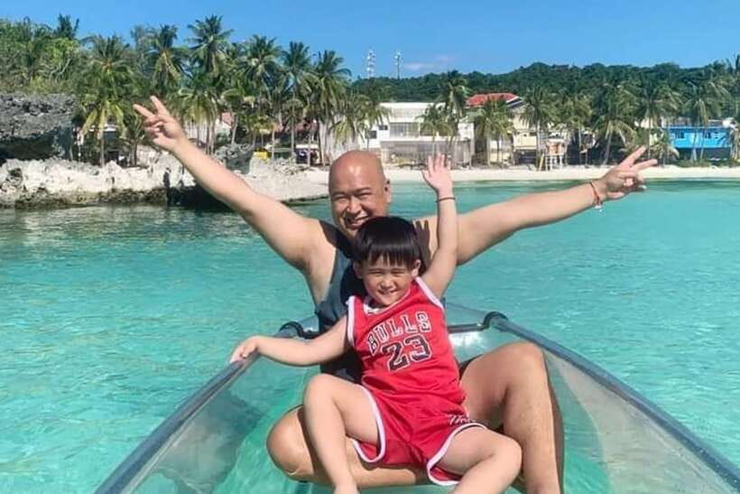 Boracay: Crystal Kayak Photo-op Experience - Price and value at about $6 for a 15-minute photo session