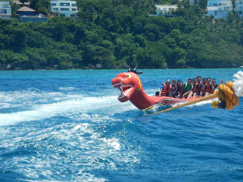 Boracay: Inflatable Banana or Dragon Boat Ride - The 15-Minute Ride: Tight Turns, Pivots, and Splash Zones