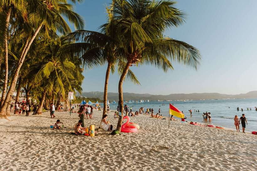 Boracay: Island and Beach-Hopping Boat Tour with Snorkeling - Puka Shell Beach and Balinghai: quick photos, real sand time