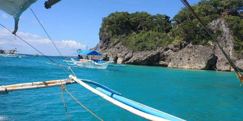 Boracay: Island Hopping Tour with Boodle Fight Lunch - Who This Tour Fits Best (And Who Should Skip It)