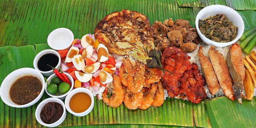 Boracay: Island Hopping Tour with Boodle Fight Lunch - A Few Smart Tips to Make Your Day Smoother