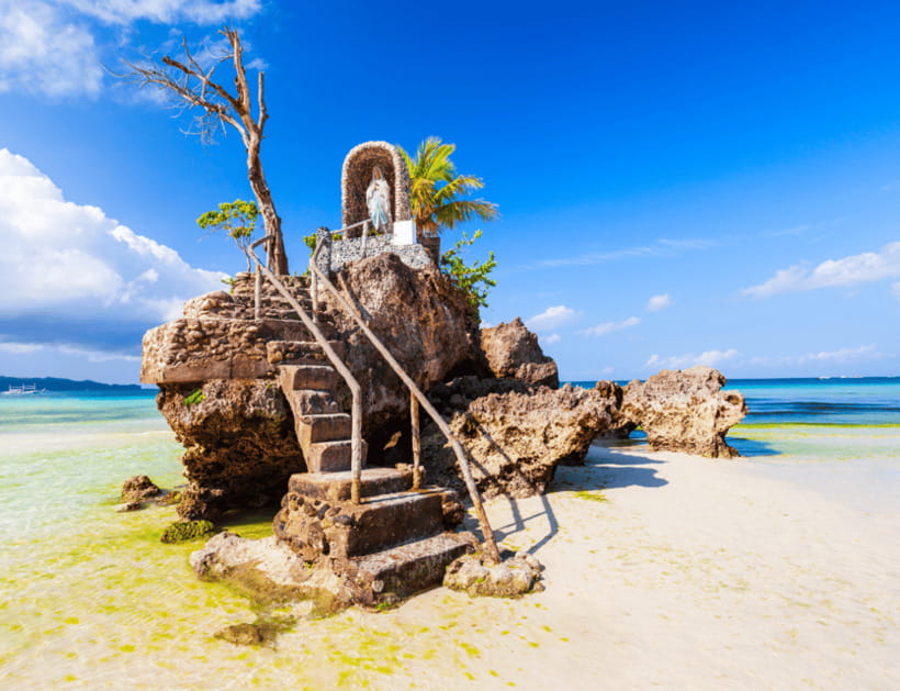 Boracay: Island Hopping with Lunch and Hot Kawa Bath - Hot Kawa Bath: A Real Experience, But Not a Long Spa Day