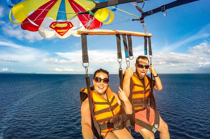 Boracay Parasailing Experience - Single vs double parasailing, and who should choose what