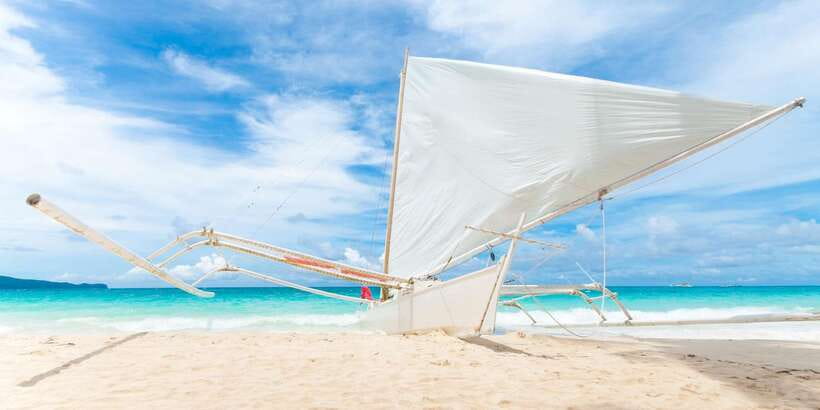 Boracay: Paraw Sailing - What You’ll See From the Bay Side (and What You Should Expect)