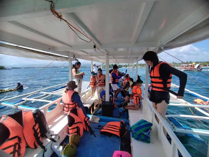 Boracay: Private Island Boat Tour and Lunch with Seaview - A Private Bangka Turns Island Hopping Into Your Day
