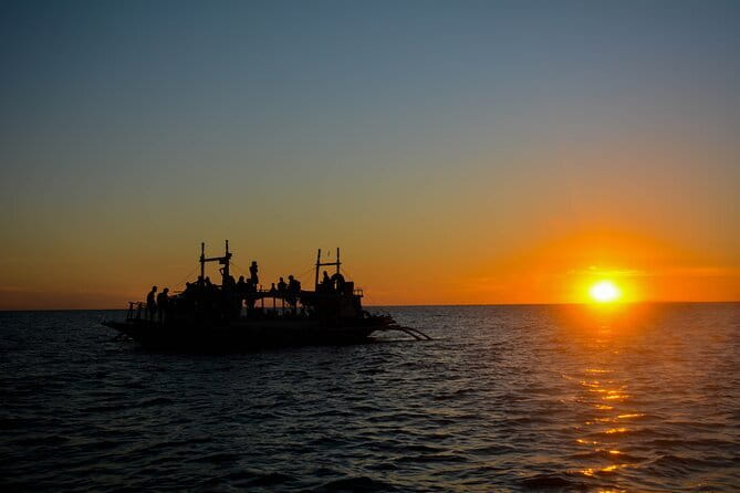 Boracay Private Island Hopping Premium with Lunch - Two snorkeling sites: gear included, plus a fish-attracting tip