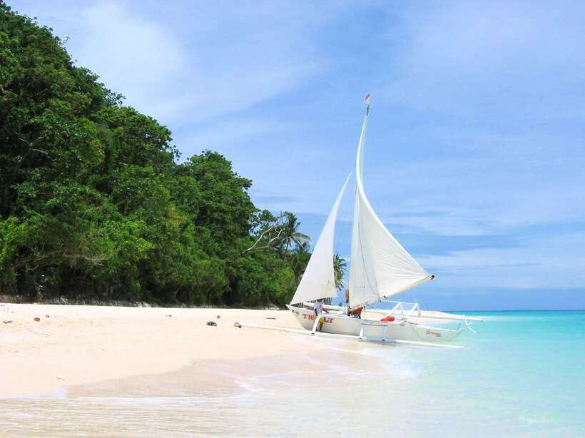 Boracay: Private Traditional Bamboo Boat Sailing Tour - What a Paraw Boat Ride Feels Like on Boracay Waters