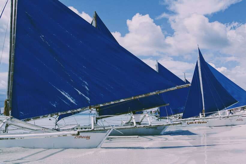 Boracay: Private Traditional Bamboo Boat Sailing Tour - Should You Book This Paraw Private Bamboo Boat Sailing?
