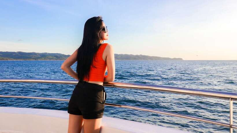 Boracay: Scenic Sunset Cruise with Live Music - Key highlights you will feel fast