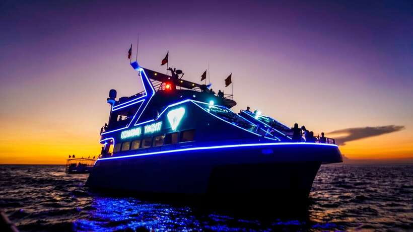 Boracay: Scenic Sunset Cruise with Live Music - Drinks and snacks: included value you will notice