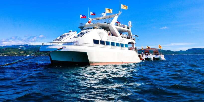 Boracay: Scenic Sunset Cruise with Live Music - Photo spots, LED lighting, and the colors of Boracay at dusk