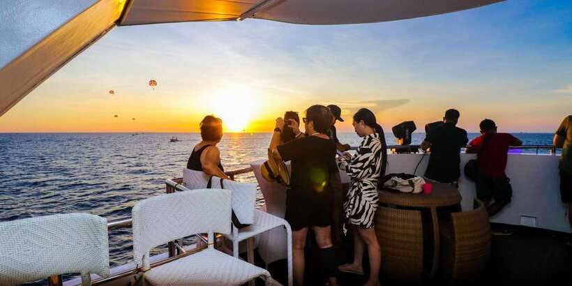 Boracay: Scenic Sunset Cruise with Live Music - Getting there in time, and what to do when plans shift