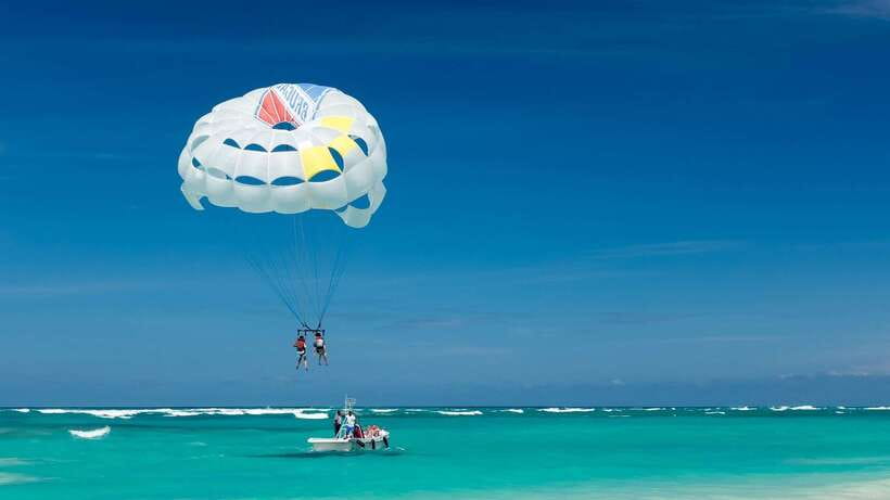 Boracay: Solo or Tandem Parasailing Experience - Solo vs tandem parasailing, what changes for your body and your photos
