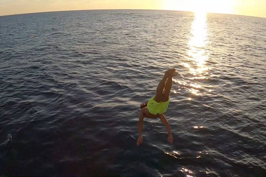 Boracay: Sunset Boat Party with Snacks - Getting Off the Boat: The One Practical Quirk to Know