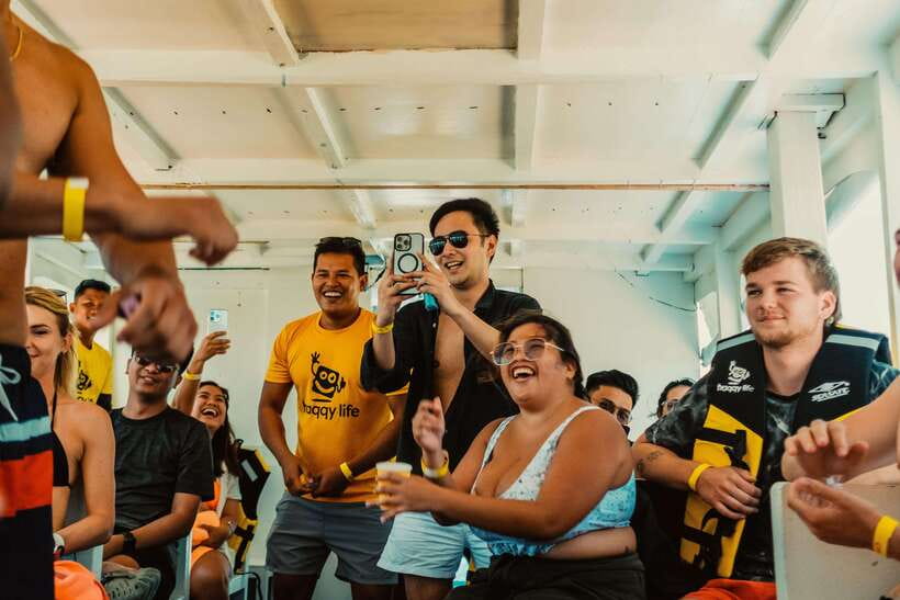 Boracay: Sunset Cruise Boat Party by Haqqy Life - Sunsets from a moving boat: what makes this party format work