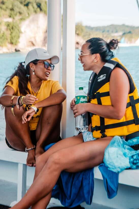 Boracay: Sunset Cruise Boat Party by Haqqy Life - Meeting at Frendz Resort and getting oriented fast