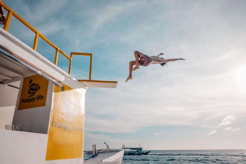 Boracay: Sunset Cruise Boat Party by Haqqy Life - Free time ashore and the second cruise for the closing glow