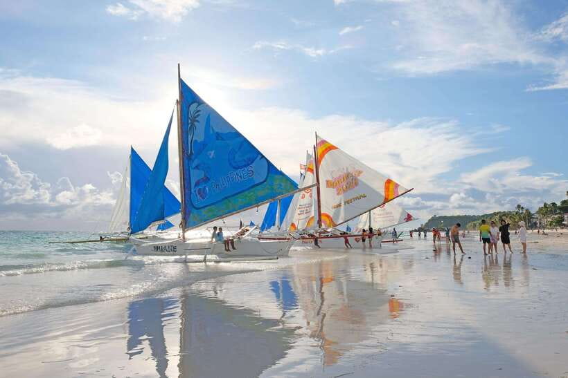 Boracay: Sunset Paraw Sailing Trip - Why a paraw sunset sail feels more local than a speedboat