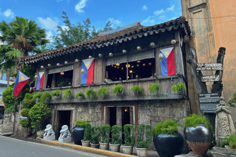Cebu: Cebu City and Mactan Island Tour - House of Lechon Lunch: Where the Tour Actually Feeds You