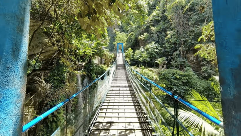 Cebu: Inambakan, Kawasan, and Mantayupan Falls Day Trip - Guides, Safety Gear, and How the Day Feels Organized