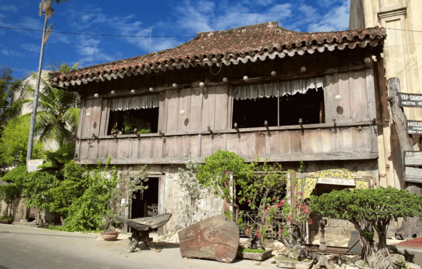 Cebu & Lapu-Lapu City Tour With Lunch at House of Lechon - Fort San Pedro and the Cebu Heritage Monument, Colonial Past Without the Boredom