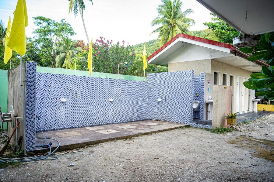 Cebu: Oslob Whale Sharks, Moalboal Sardine Run & Turtles - Facilities after snorkeling: showers and small comforts