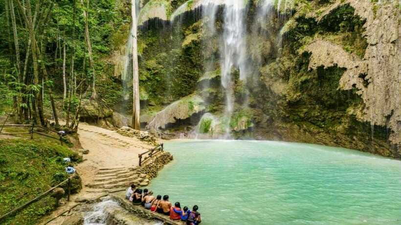 Cebu Oslob Whaleshark, Tumalog Falls&Sumilon Island(Private) - The optional Carcar lechon stop for food lovers