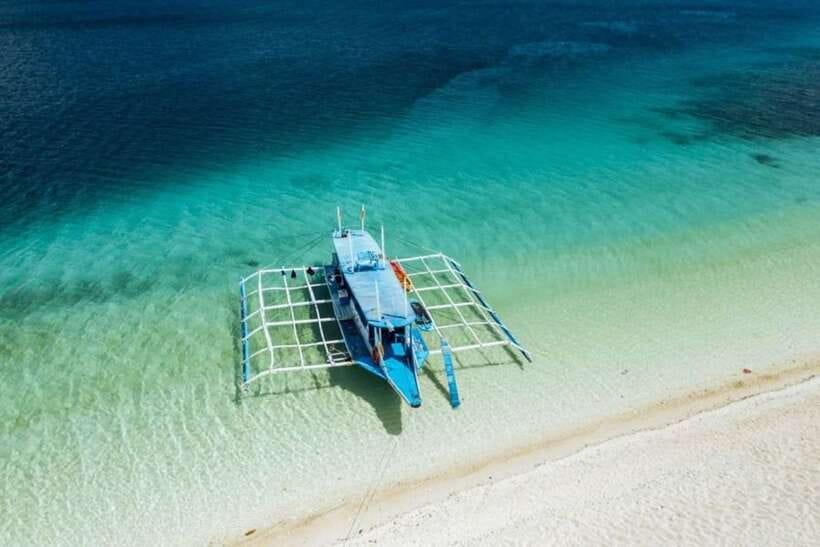 Coron: Barracuda Lake, Skeleton Wreck, Twin Lagoon Boat Tour - Barracuda Lake’s Thermocline: A Swim That Feels Like a Trick
