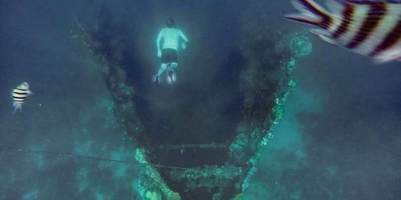 Coron: Barracuda Lake, Skeleton Wreck, Twin Lagoon Boat Tour - Twin Lagoon: The Photo Stop, the Swim Spot, and the Kayak Add-On