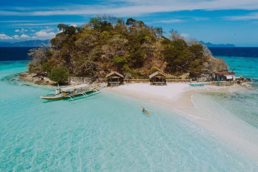 Coron: Island Escapade Tour with Lunch - The guide experience: English narration and team energy