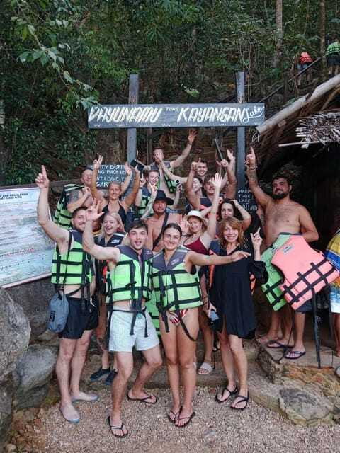 Coron Island Tour: 5 Top Attractions & Island Buffet Feast - Guide Style and Group Size: Why the Day Feels Better