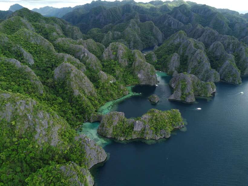 Coron: Island Tour B w/ Snorkeling & Lagoon Adventures - Entering the Day: How an 8-Hour Boat Tour Plays Out