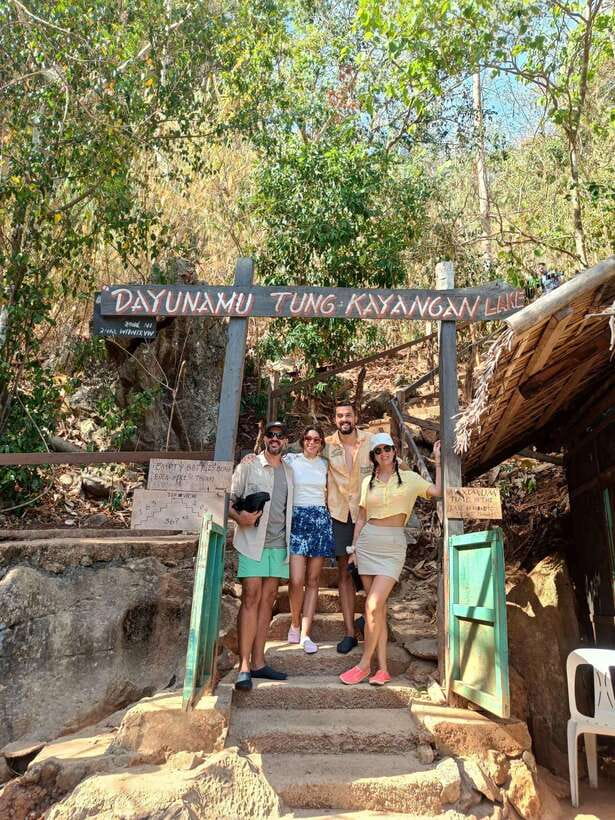 Coron/Palawan: Coron Super Ultimate Tour with Lunch - Lunch on the white sand beach: where the day slows down