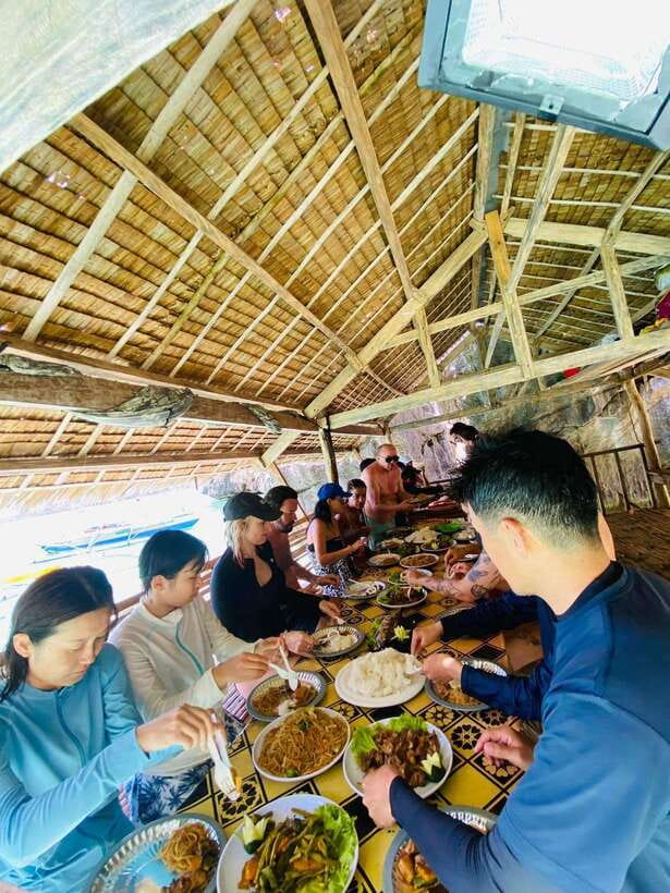 Coron/Palawan: Coron Super Ultimate Tour with Lunch - Crowd control and the reality of Coron in peak season