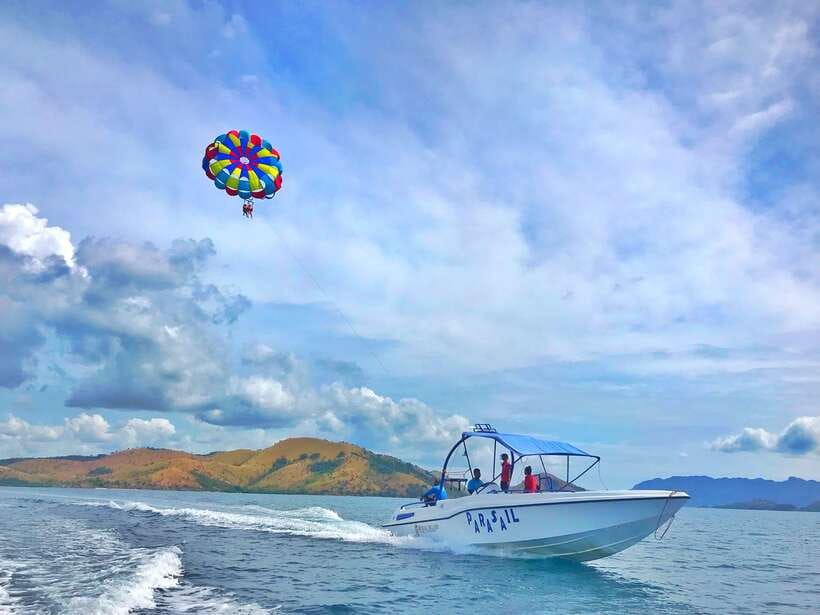 Coron: Parasailing Experience - Safety Briefing, Life Jackets, and the Waiver Step