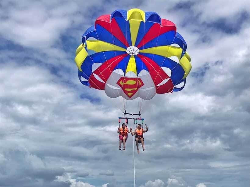 Coron: Parasailing Experience - From Harbor to Speedboat to Takeoff