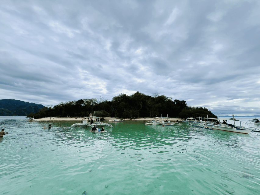 Coron: Private Boat Hire with Guided Tour and Lunch on Beach - A Realistic Look at Entrance Fees and the Day’s Budget