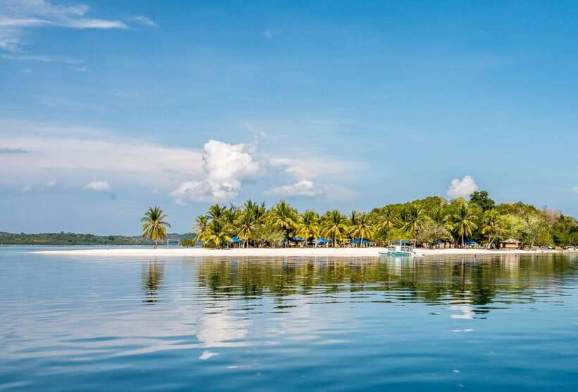 Coron Private Tour D: Reef and Wrecks - Pass Island: White Sand, Calm Water, and a Hard Reset Between Wrecks