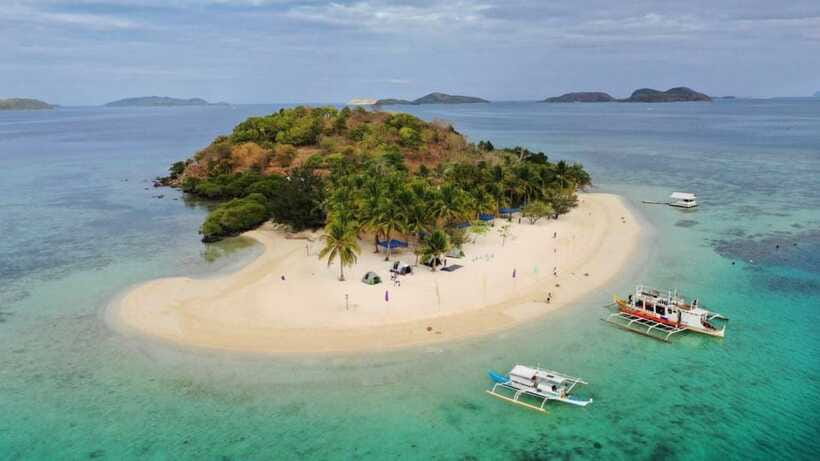 Coron Reef and Wrecks Tour (Private Tour) - Lusong Gunboat: seeing a WWII wreck with guided context