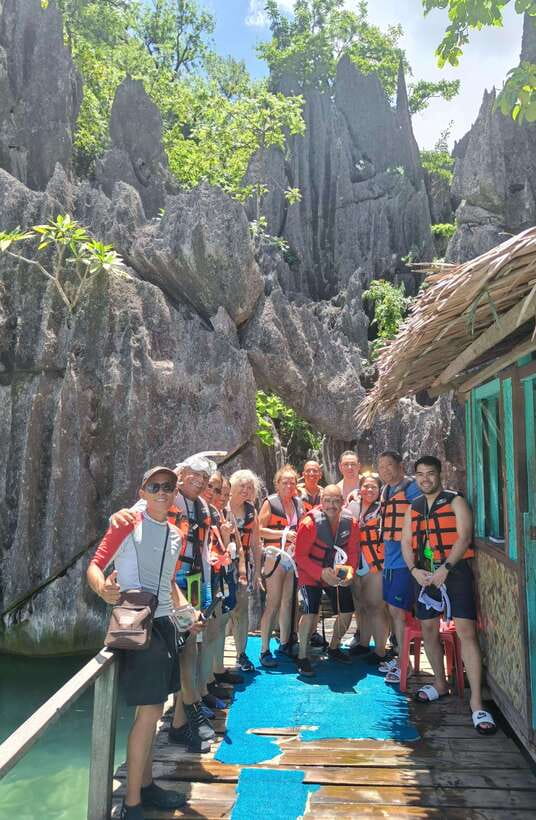 CORON TOUR - PRIVATE BOAT RENTAL with LUNCH (7 Destinations) - Coron Island in One 8-Hour Private Boat Loop