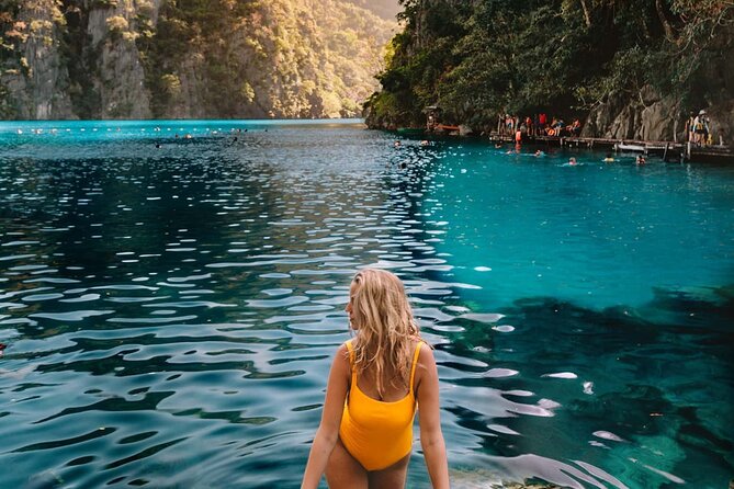 Coron Ultimate Tour - Full Day Group Tour w/ Lunch - Stop 1: Kayangan Lake and the 300-step reality check