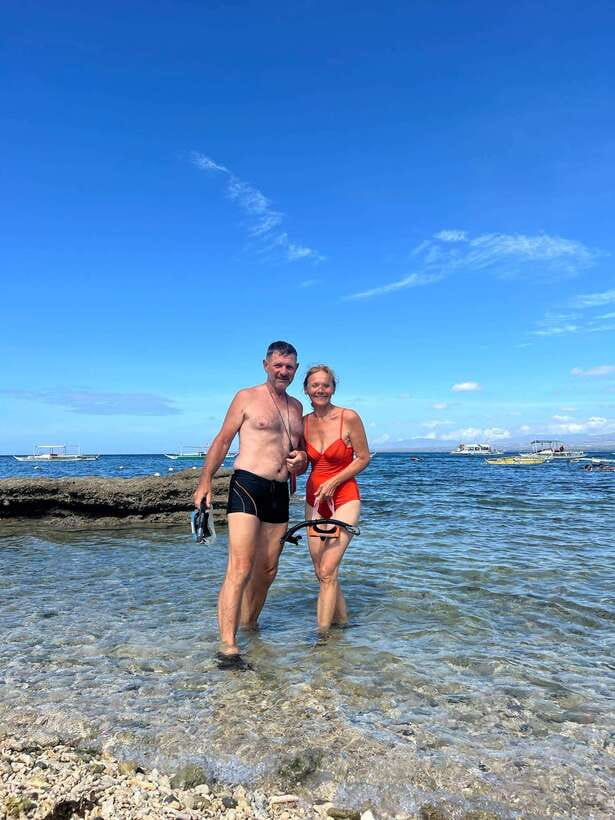 Dumaguete Apo Island Snorkel with turtle Tour - Meeting sea turtles up close, with guides who know where to look