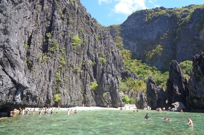 El Nido Island Hopping Tour A with Lunch - Lunch on the water: the part people actually remember