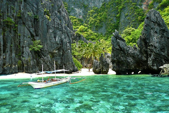 El Nido Island Hopping Tour C with Lunch - Hidden Beach: the limestone infinity-pool feel