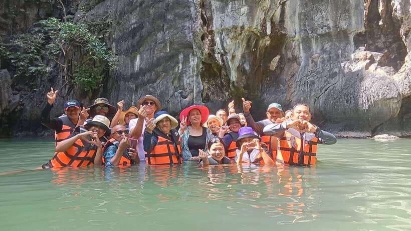 El Nido Island Tour C - Secret Beach: another limestone show, another chance to swim
